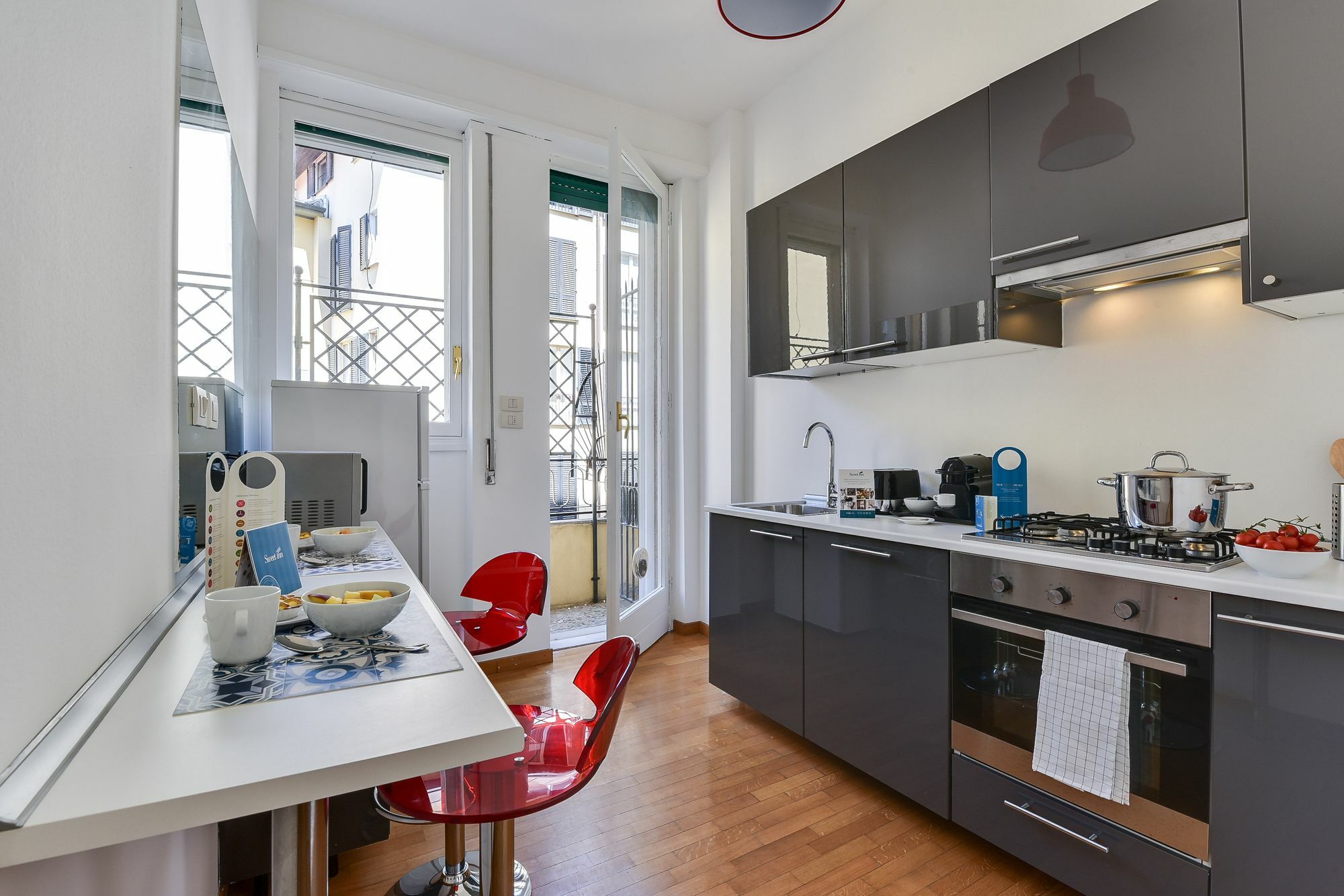 Sweet Inn - Borgogna Milan Bagian luar foto